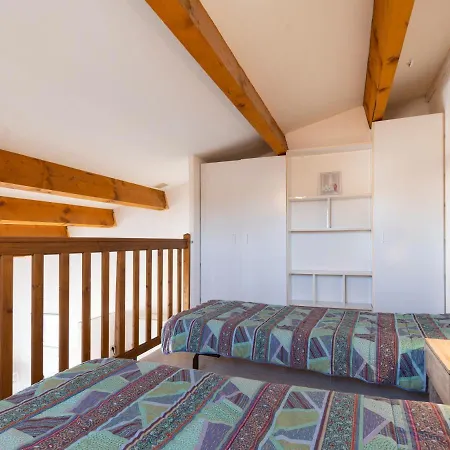1 Bedroom House For 6