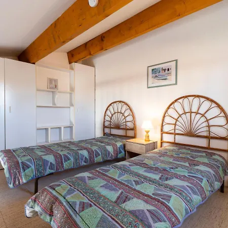 1 Bedroom House For 6